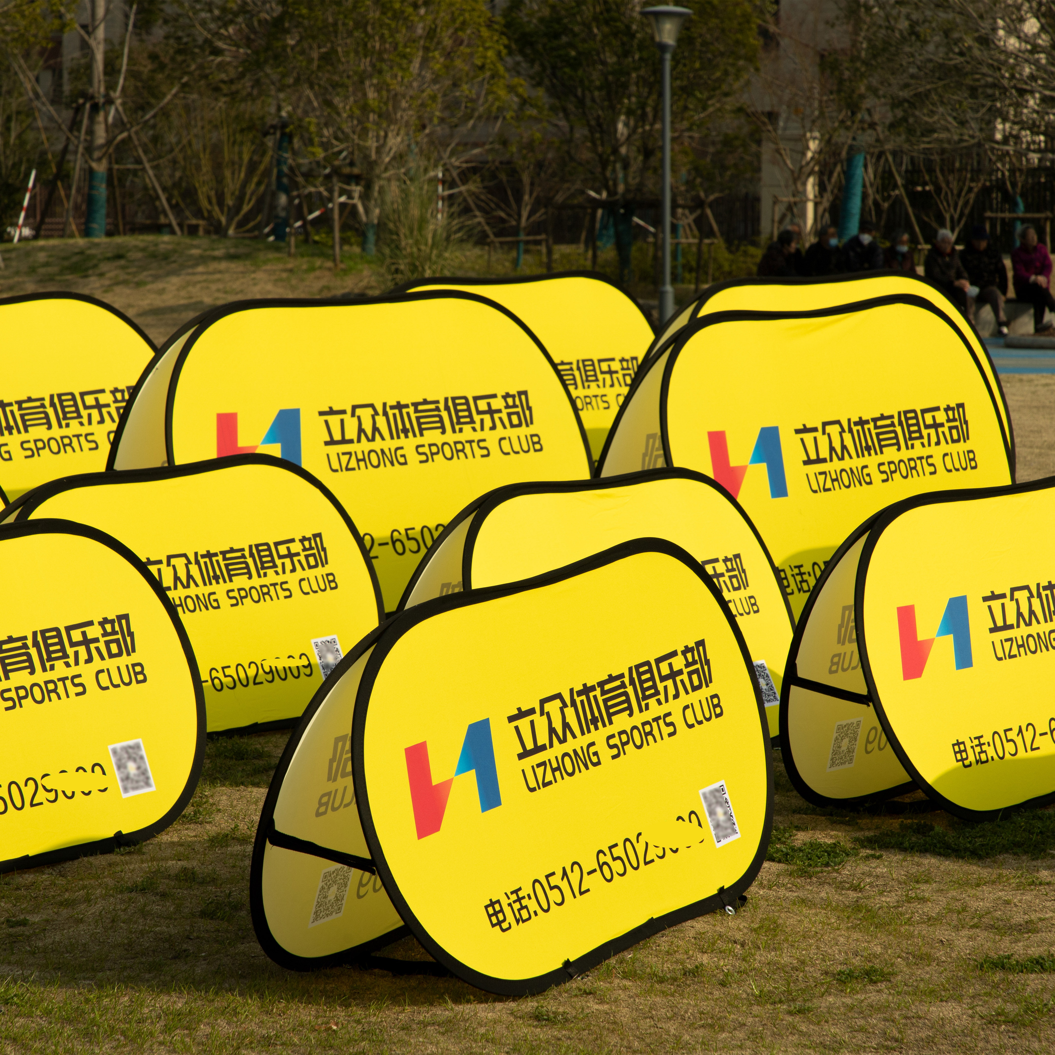 a屏展架户外球场广告牌篮球场挡板运动场地围挡可折叠a字板广告牌