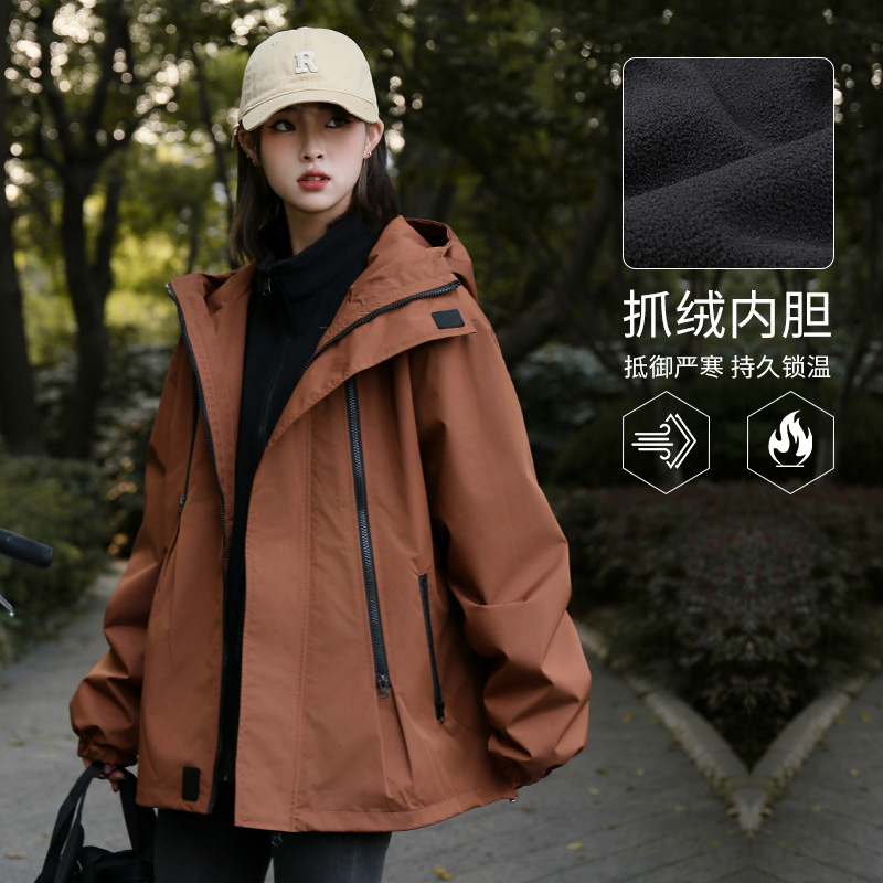 德国户外男女款冲锋衣秋冬季新款防风防水登山服休闲运动夹克情侣