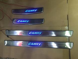 18 19款8代凯美瑞迎宾踏板带灯门槛条 八代新凯美瑞改装led不锈钢