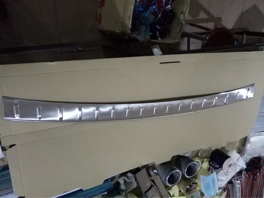 15161718款锐界后护板不锈钢