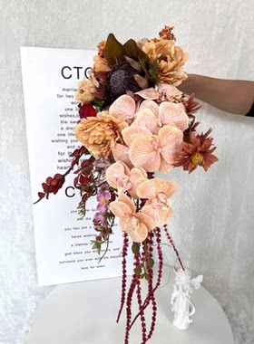 仿真手捧油画瀑布手捧花