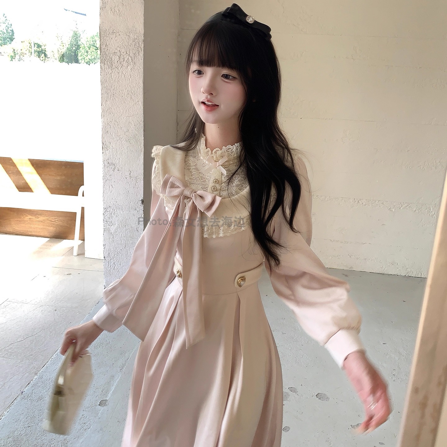 甜甜的浅粉秋季长袖连衣裙