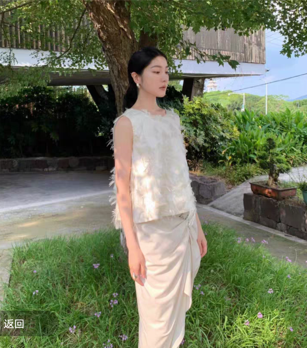 2025夏季新款白色无袖背心女羽毛流苏设计感高端气质上衣