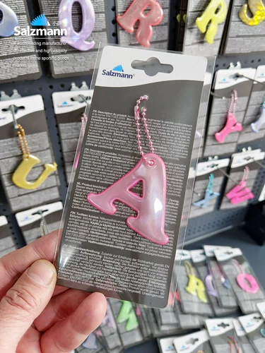 Светоотражающий аксессуар на рюкзак с буквами подходит для мужчин и женщин, чемодан