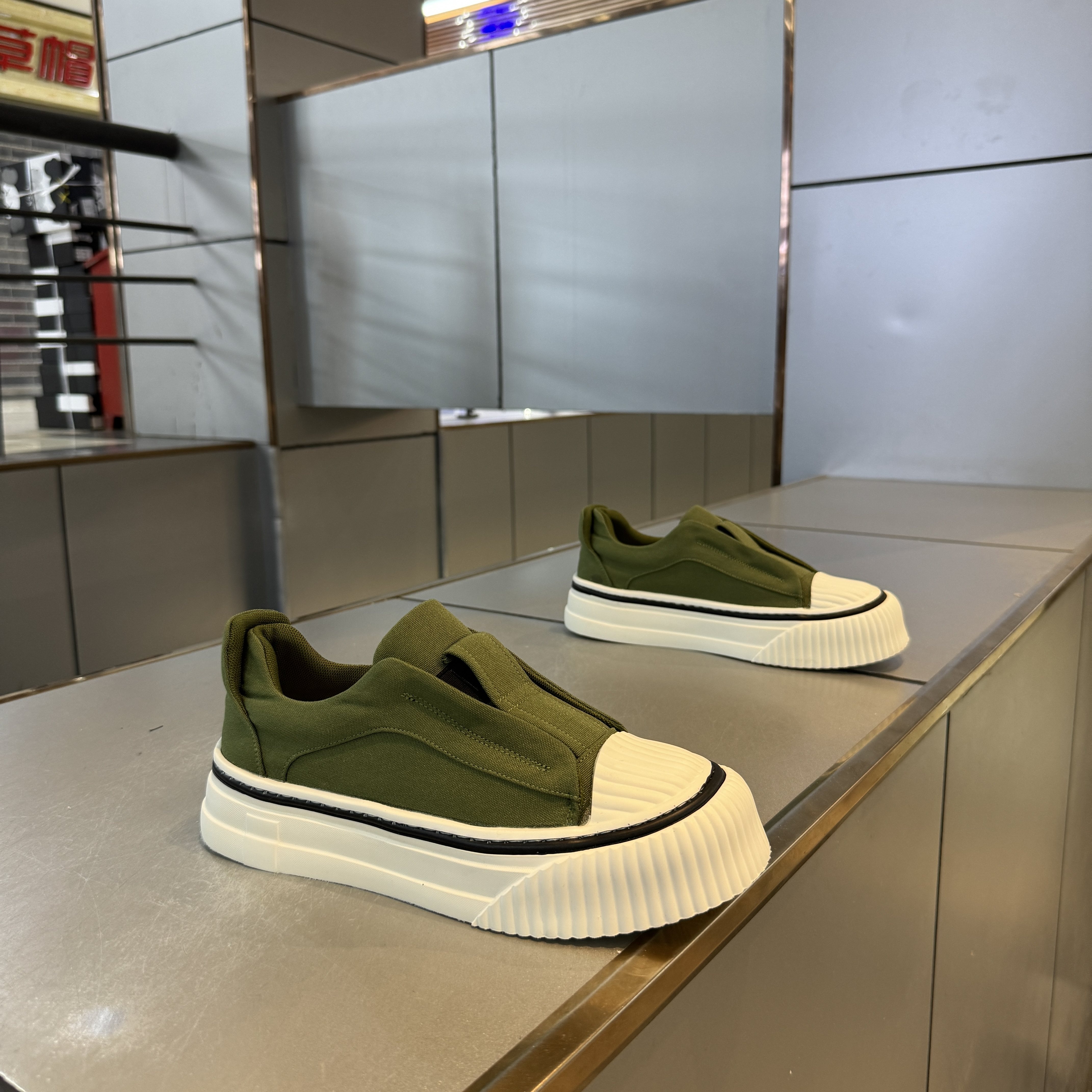 2026年新款春夏季男鞋一脚蹬透气厚底增高鞋布面拼接休闲鞋运动鞋