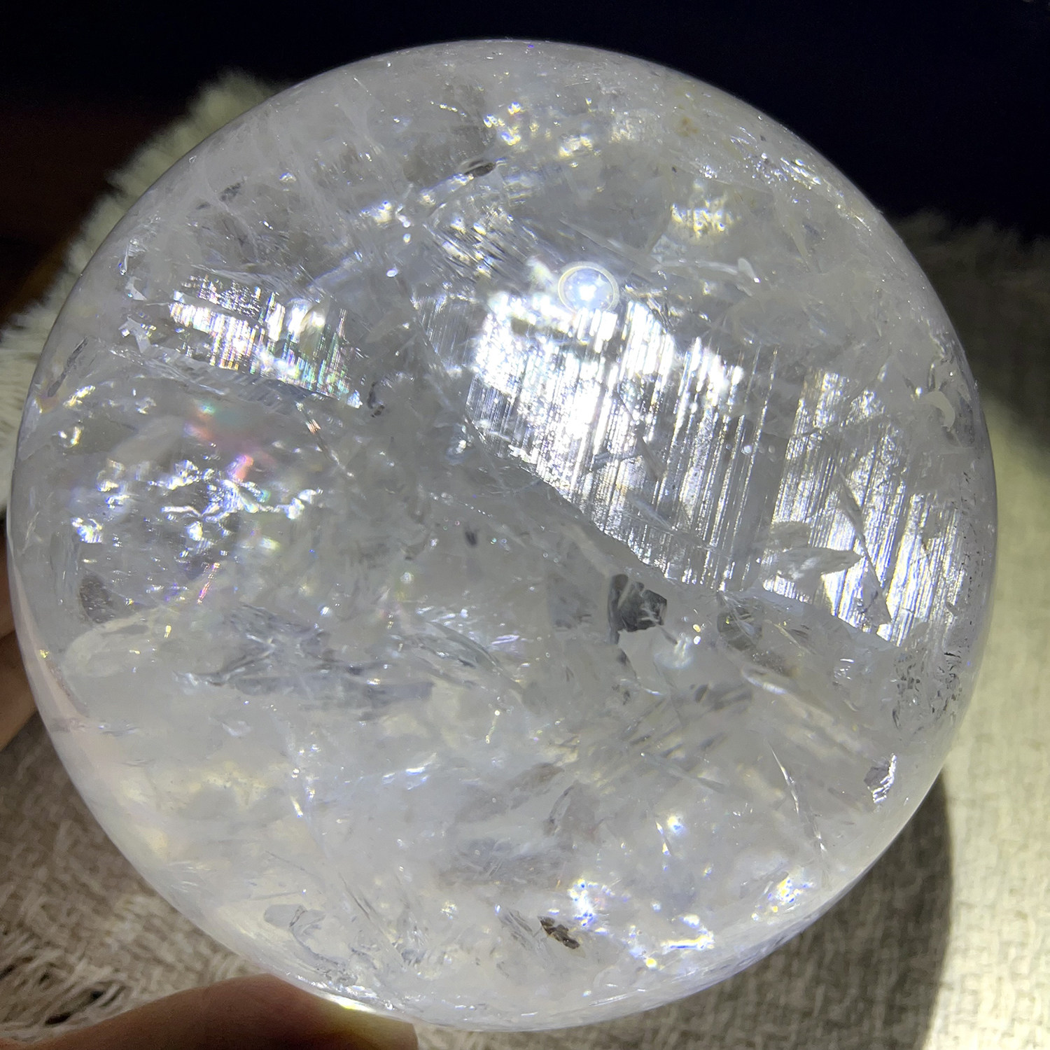 天然喜马阿赛白水晶彩虹球
