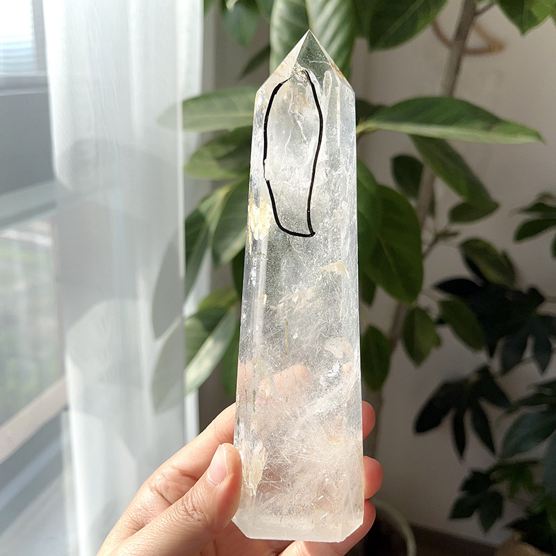 天然白水晶水胆单尖柱摆件