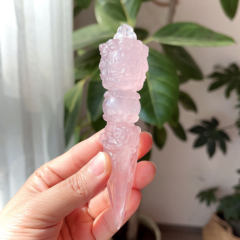 天然粉晶普巴金刚橛粉晶原石雕刻藏传法器金刚降魔杵摆件一物一图