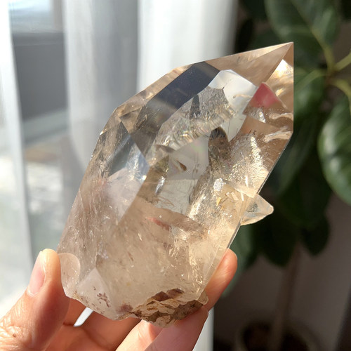 天然晶中晶茶水晶柱子