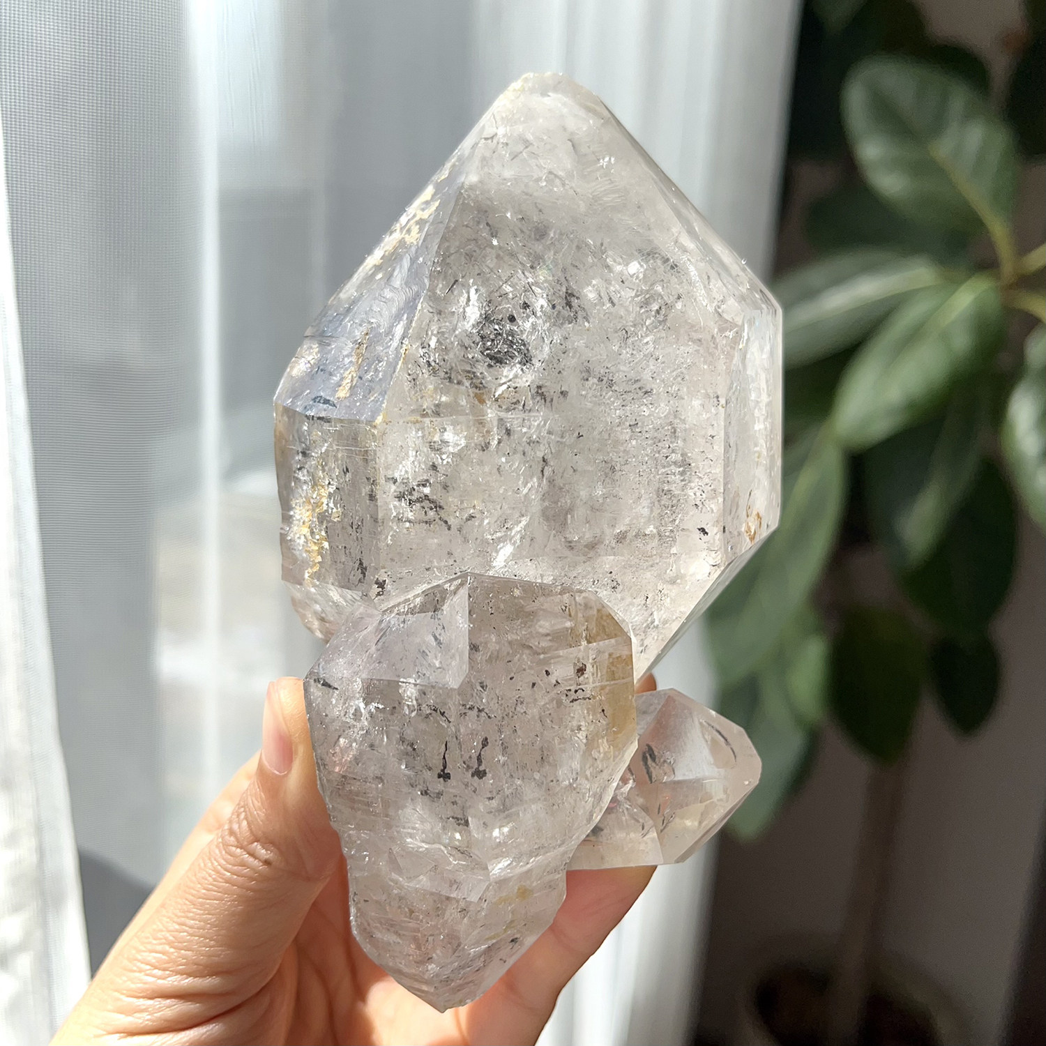 天然云贵闪灵水晶摆件