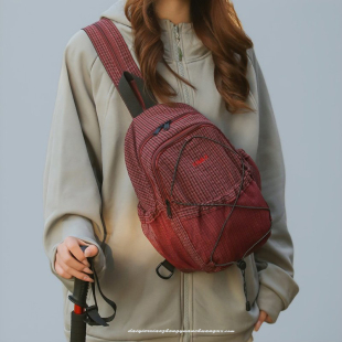 多功能两用胸包男女户外便携小型登山包轻便通勤双肩包学生小书包