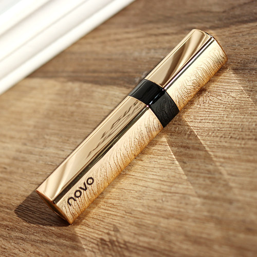 NOVO（彩妆）丝绒雾面口红显白