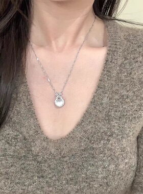 在逃公主冰透白玉髓玛瑙项链女轻奢高端小众级感镶钻蝴蝶结锁骨颈