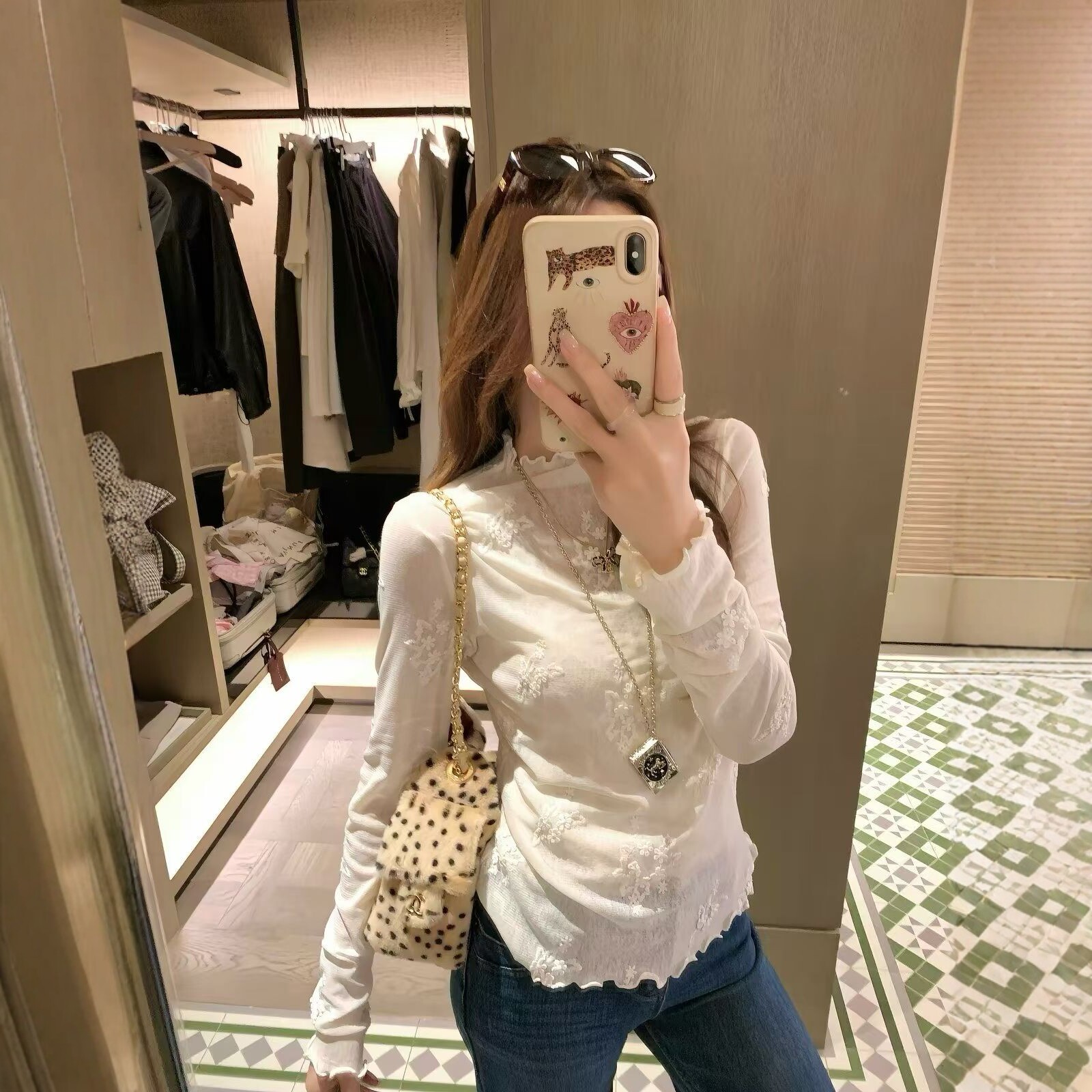 立体花刺绣高弹半高领白色t恤女