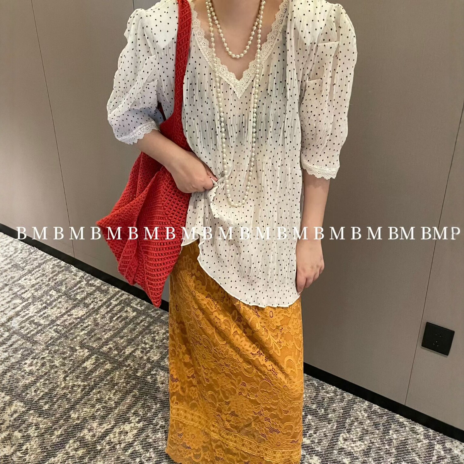 撞色波点泡泡袖衬衫女欧洲站2026