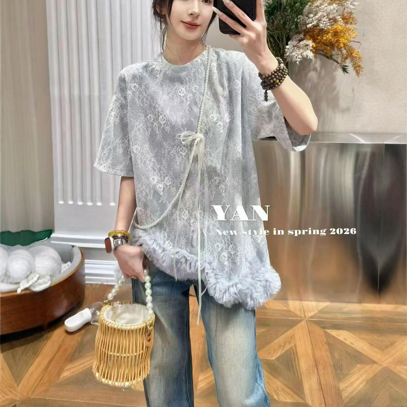 圆领短袖t恤女2026新款春季欧洲站刺绣蕾丝设计感中长款上衣潮