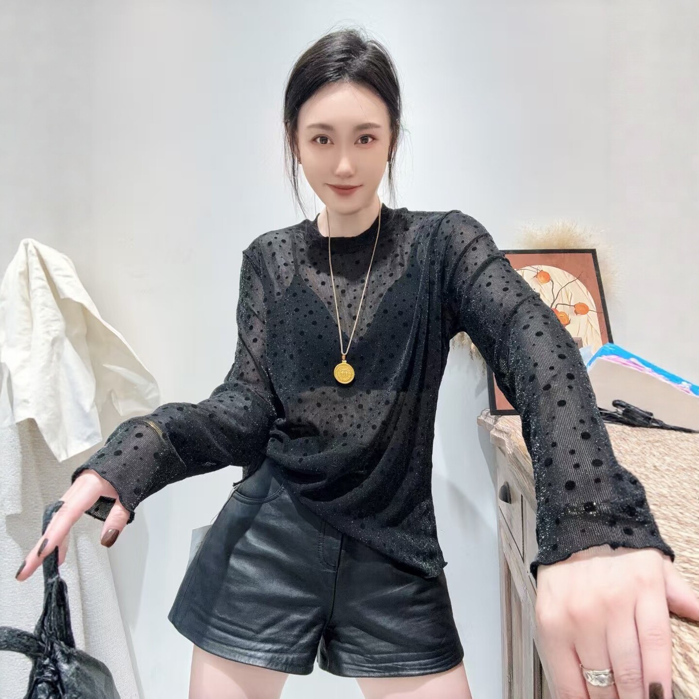 圆领长袖黑色t恤女2026新款早秋