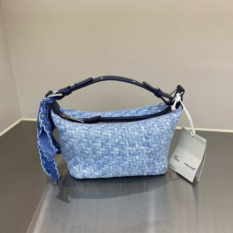 新款手工编织牛仔布手提轻便饺子包高级感时髦斜挎包小众水桶包包