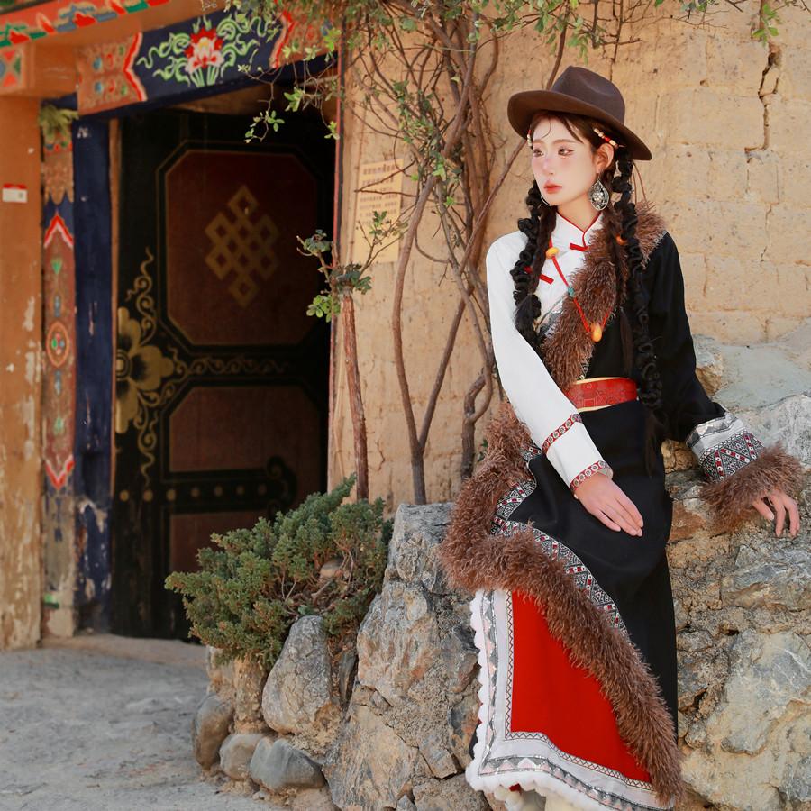藏袍云南丽江西藏旅拍服装