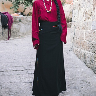 藏式新款刺绣半身裙女士锅庄裙民族舞蹈藏族一片显瘦藏装服装裹裙