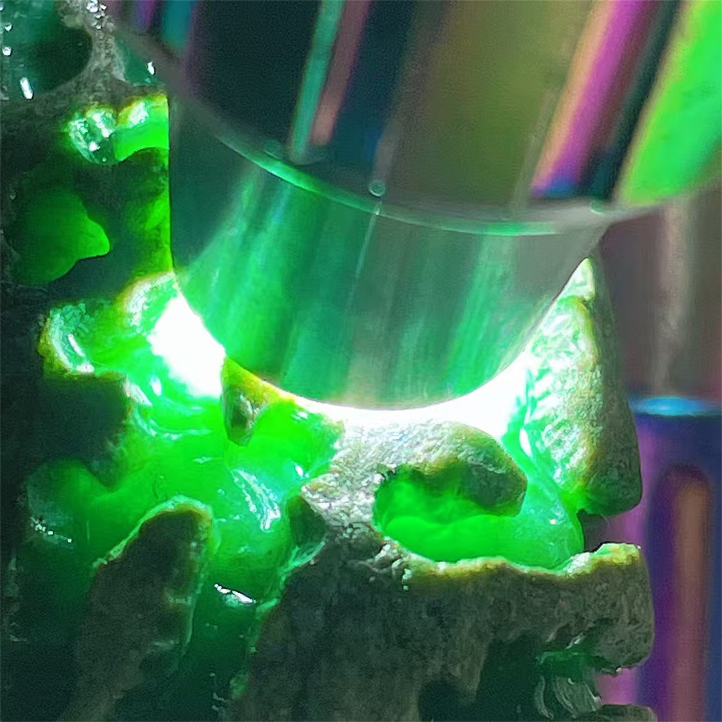 T15028 精品缅甸天然翡翠原石老坑后江场口色料戒面料  重108克