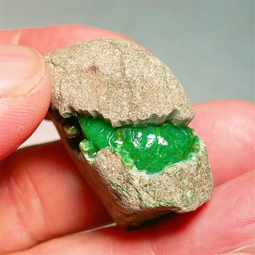 精品缅甸天然翡翠原石色料戒面料