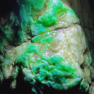 TT12308缅甸天然翡翠原石老坑木那场口色料手镯料 重1.2公斤