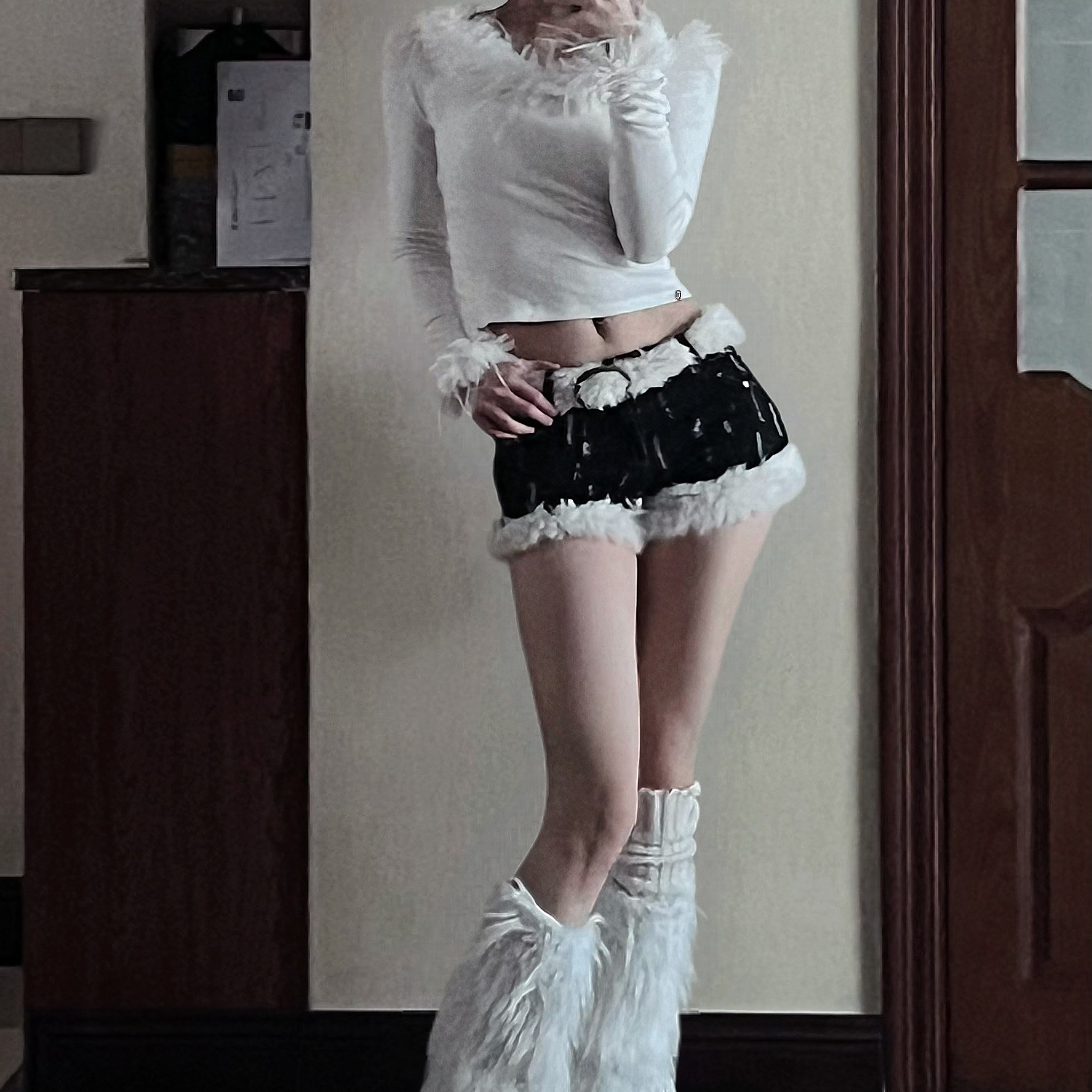 dudustudio复古辣妹高腰修身显瘦牛仔毛毛拼接短裤女配腰带