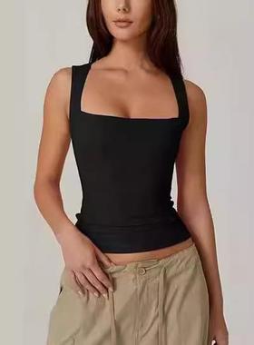 europe and americas lady traf sleeveless street in summer