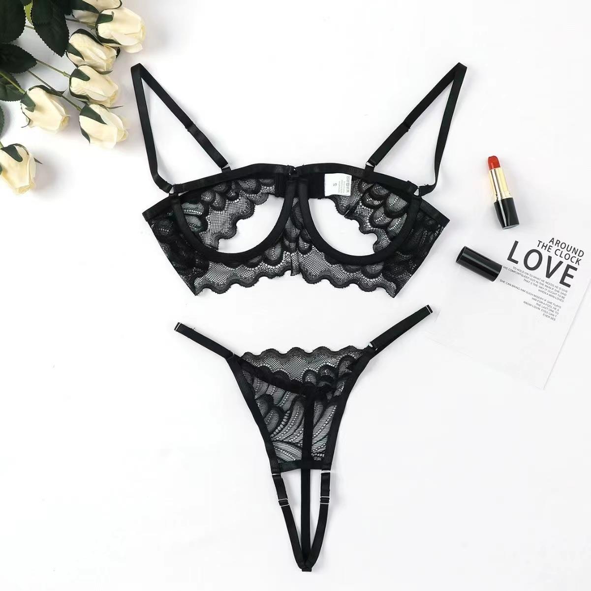 Half-exposed breast three-point suspenders see-through