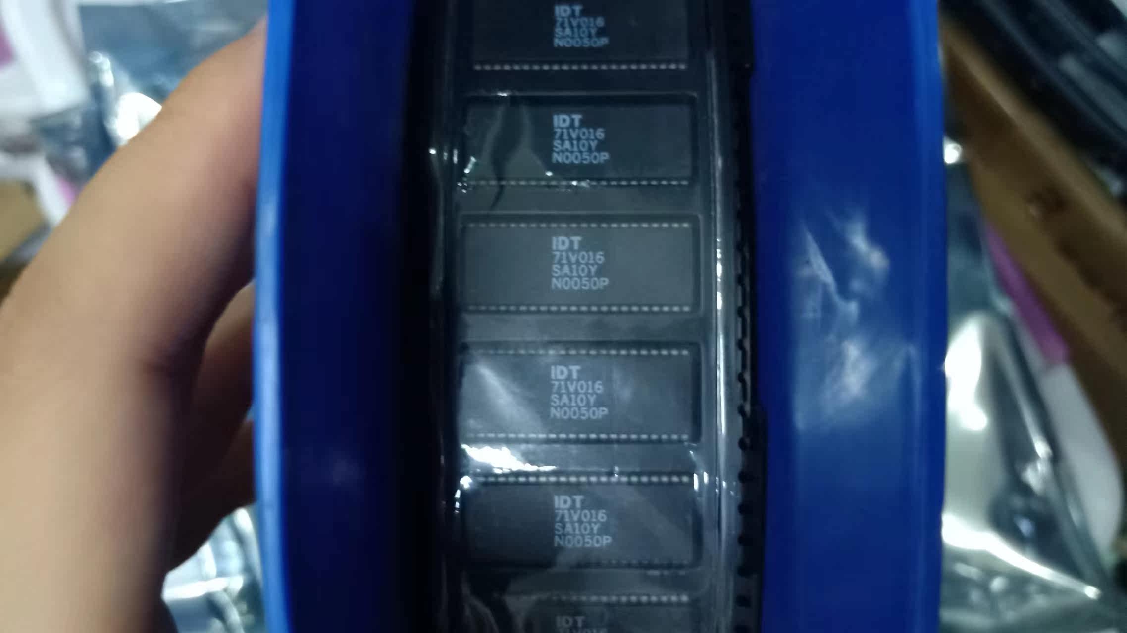 IDT71V016SA10Y 原装进口房间现货 ，价格私聊