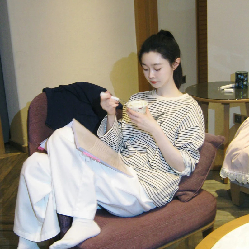 明星宋轶同款条纹印花长袖T恤女早秋新款圆领宽松简约松弛风上衣