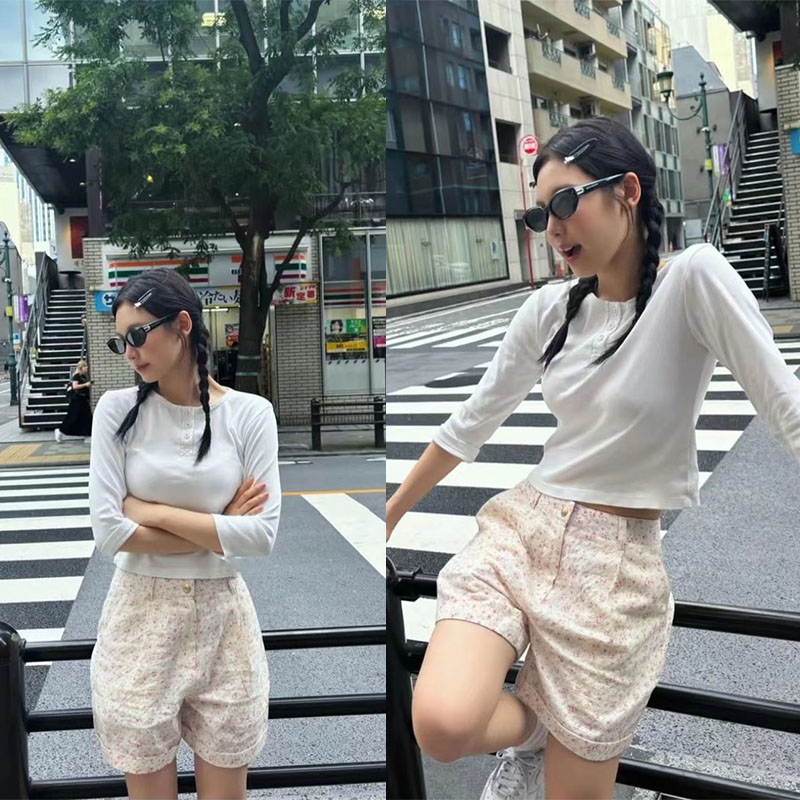 宁艺卓明星干净春秋七分袖圆领T恤女短款百搭纯棉纽扣打底衫上衣