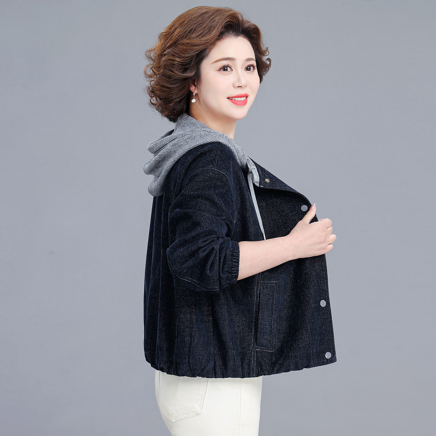 连帽牛仔外套短款中老年妈妈装女2026春秋休闲时尚拼接假两件上衣