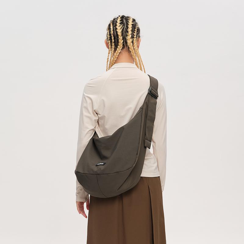 2025新款轻便户外运动骑行女包