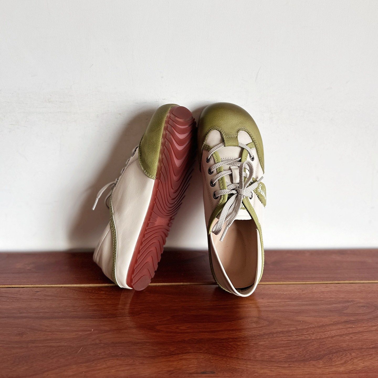 【烁掌柜】2025秋新品学院风真皮女鞋头层牛皮个性拼色系带德训鞋,女鞋,德训鞋,淘宝优惠券,粉丝福利购,淘宝优惠卷