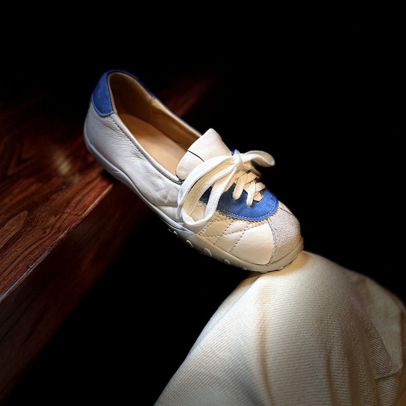 女鞋舒适羊皮中跟系带休闲鞋