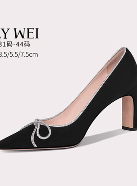 Lily Wei秋天大码高跟鞋41一43黑色工作鞋粗跟方头蝴蝶结3cm小跟