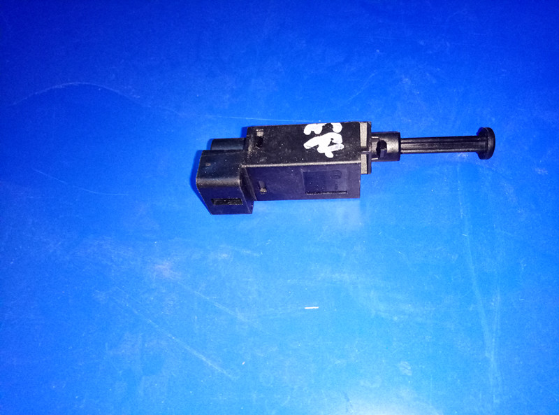 北汽E150E130绅宝D20X25离合器开关