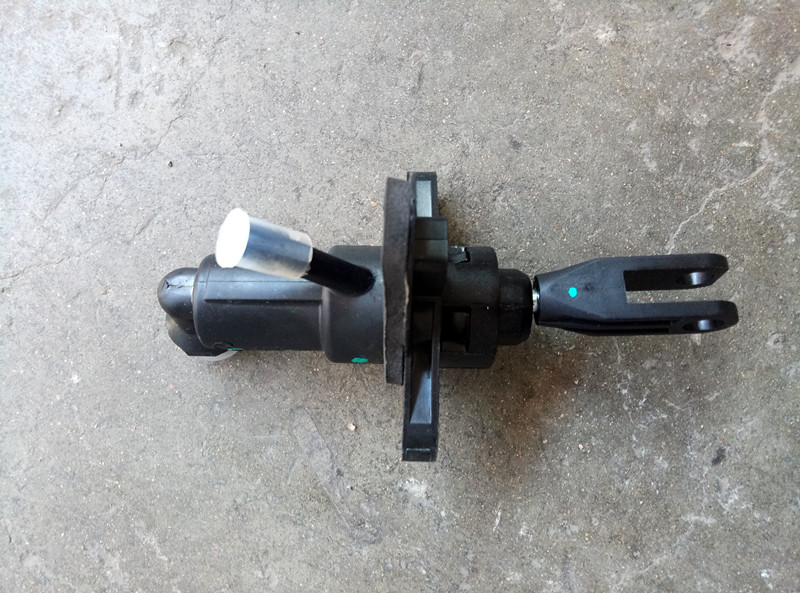 北汽E150E130离合器总泵离合器分泵