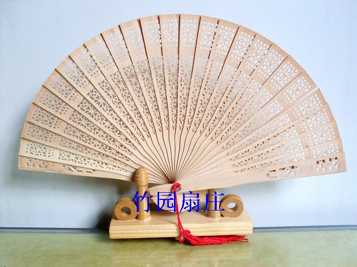 舞蹈扇子 中国风 扇子 折扇 檀香扇 香木扇 礼品扇 沉香扇子 促销