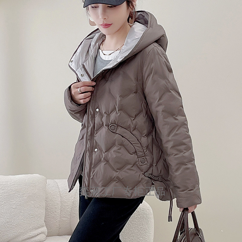 欧路Y88522冬女80羽绒服厚拼色红色婚礼不对称摆压花短款宽松连帽,女装/女士精品,羽绒服,淘宝优惠券,粉丝福利购,淘宝优惠卷