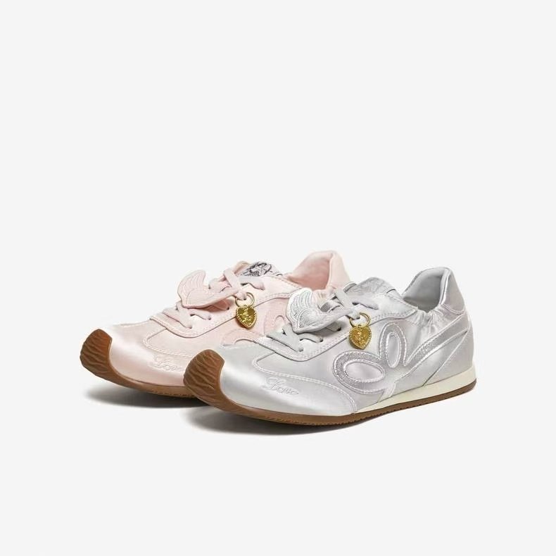 专柜正品TATA他她女鞋2026春款阿甘休闲平底户外运动鞋GTX03AM6,女鞋,德训鞋,淘宝优惠券,粉丝福利购,淘宝优惠卷