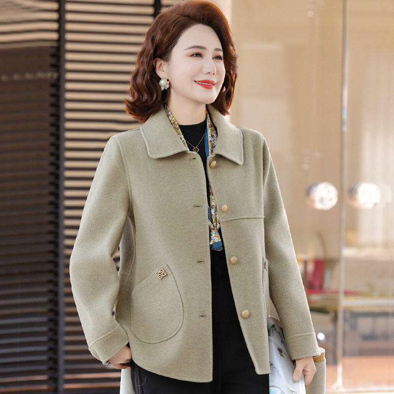 2026新款洋气妈妈春装50多岁外套中老年女装春秋时尚高贵休闲上衣