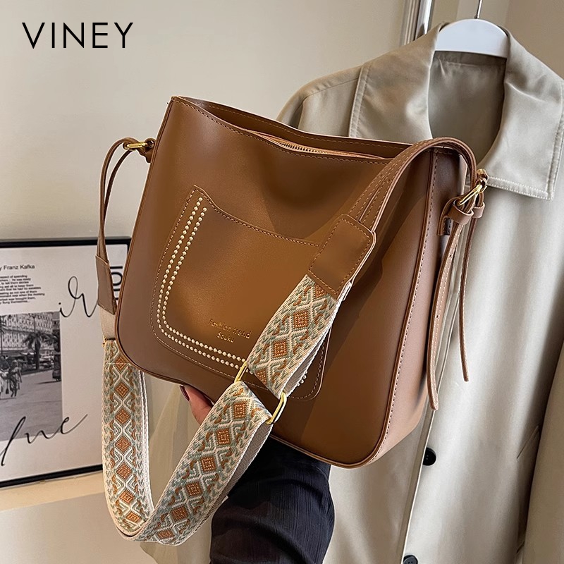 Viney水桶包包2025新款时尚斜挎女包高级感轻奢宽肩带2024单肩包