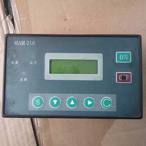 可维修螺杆空压机控制器MAM-210控制面板显示屏。