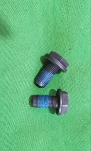 捷达宝来高尔夫离合器压盘飞轮螺丝