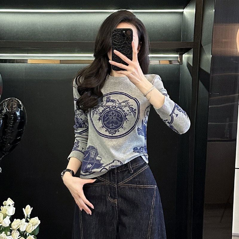 复古车马图案短款长袖T恤女春季新款正肩修身显瘦辣妹打底衫上衣