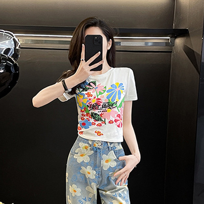 涂鸦花朵紧身短款t恤女短袖夏季