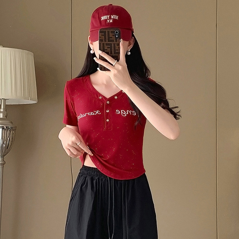 V领刺绣紧身短款T恤女短袖夏季潮